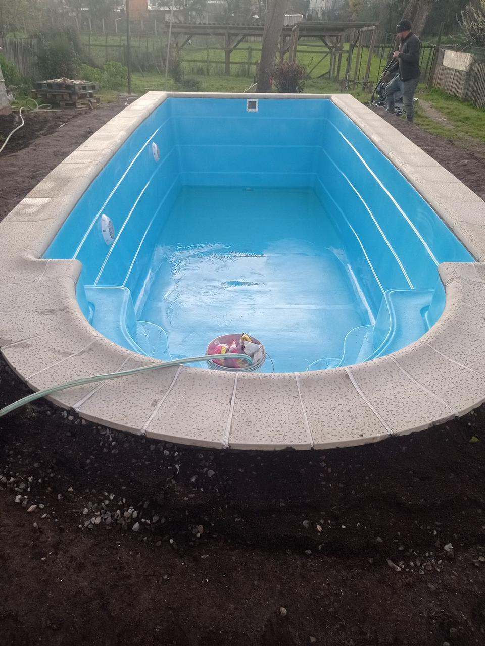 Piscina de fibra de vidrio instalada por Piscinas Andes - Proyecto 4